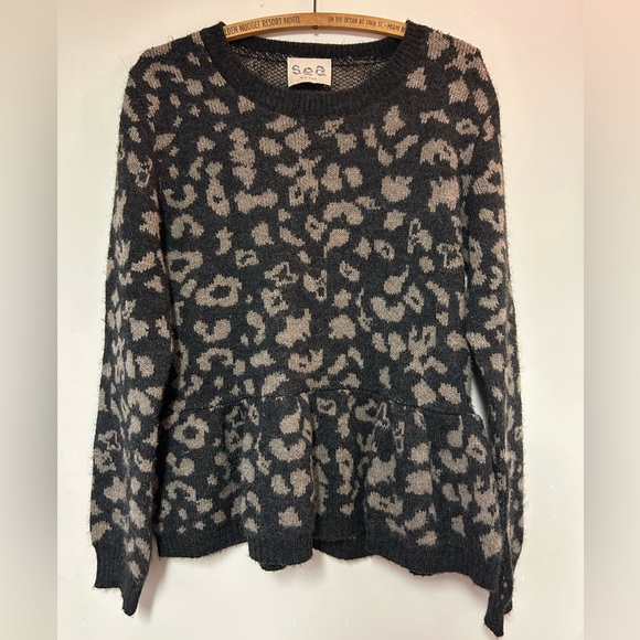 SEA New York Sweater Peplum M Leopard Cheetah Gray Alpaca Print Knit Animal Med - Picture 2 of 4
